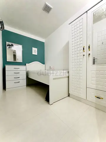 Partition for Exicutive Indian Ladies available in karama near metro