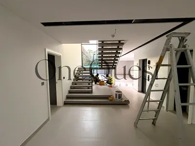 5BR+Pool | Signature | G+2 With Lift | Distressed