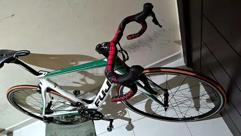 Road bike (Fuji) in good used condition — lightweight frame, drop bars
