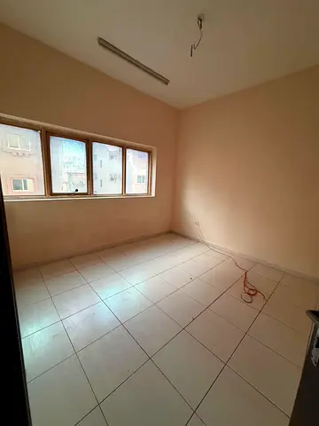 For Rent in Al Nabba, Sharjah 1 Bedroom Hall Apartment in a prime location close to all services. Spacious layout and suitable for families. Central
