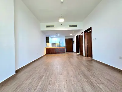 Bright Unit | Circle View | Vacant & Ready