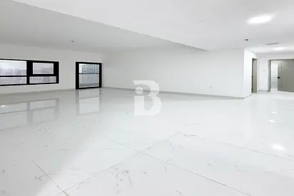 Brand New Corner Unit |High Floor |Closed Kitchen