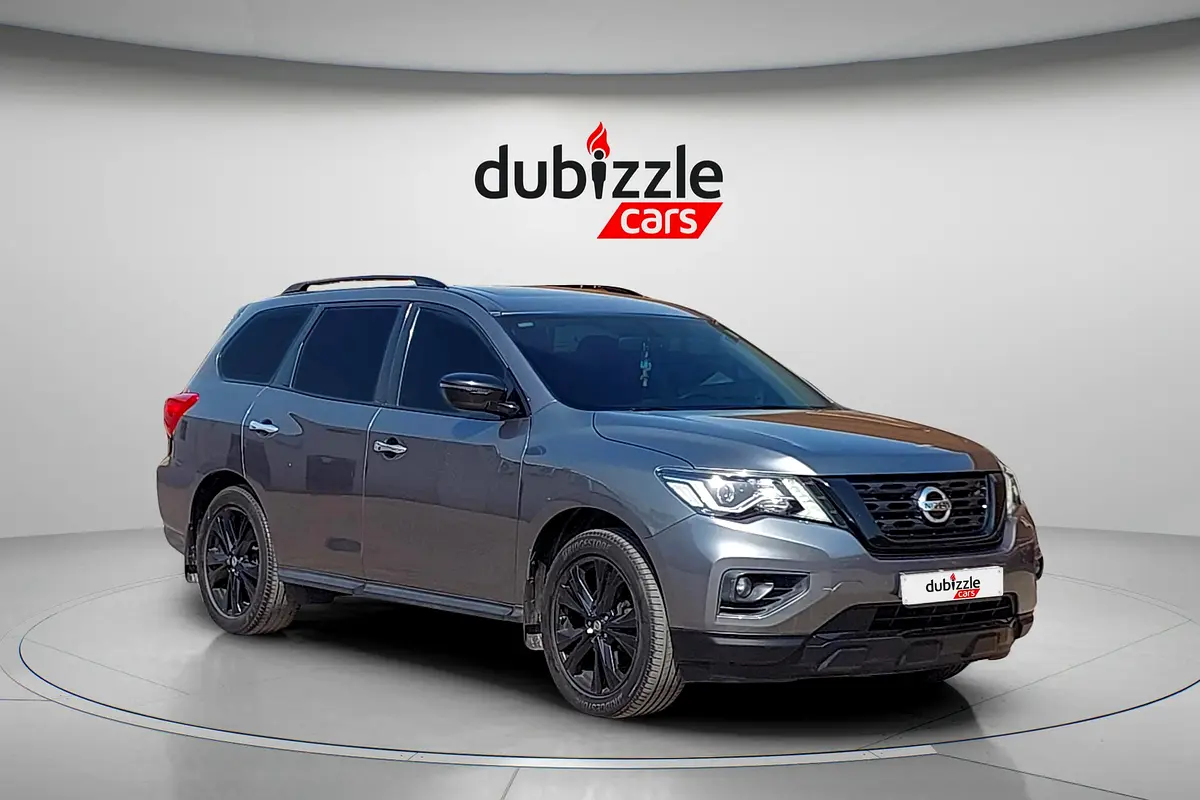 Nissan Pathfinder 2019 — photo 1 of 15