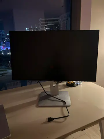 DELL U2719D monitor