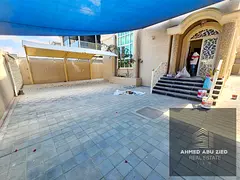 Villa for annual rent in Al Mowaihat Ajman 5 master bedrooms halls majlis maid room 5000 sqft resid