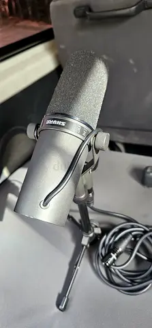 Shure SM7-style Broadcast Microphone with Tripod Stand and XLR Cable