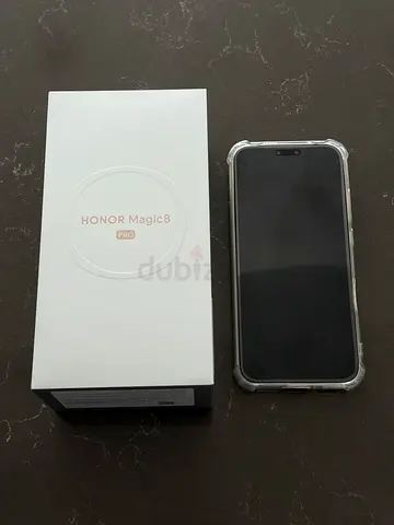 Honor Magic8 Pro in new like condition with original box and invoice