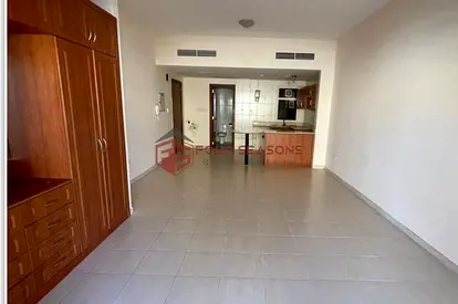 Spacious Unfurnished Studio Apartment for Rent | Golf Apartments, Al Hamra Village