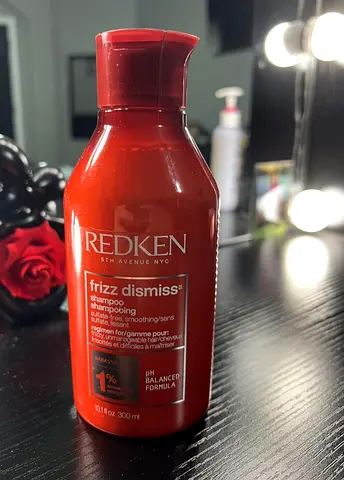 Redken Frizz Dismiss Shampoo 300ml - Brand New