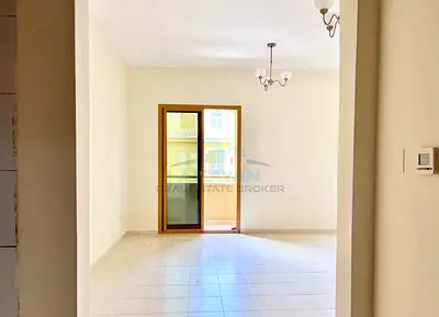 STUDIO FOR RENT WITH BALCONY IN SPAIN CLUSTER