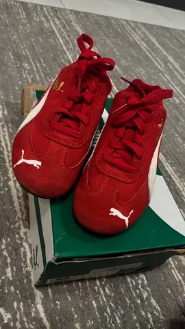 speed cat  Red Pumas Sneakers Size 37  slightly used can show  online receipt  with box