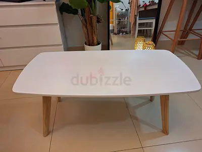 Homebox Simple White Coffee Table with Wooden Legs (Fair Condition , Minor Scratches) 1yr Old