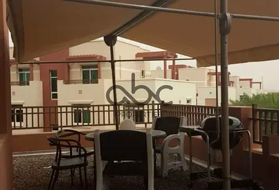 شقة غرفتي نوم مع شرفة | مفروشة بالكامل | أسلوب حياة عصري