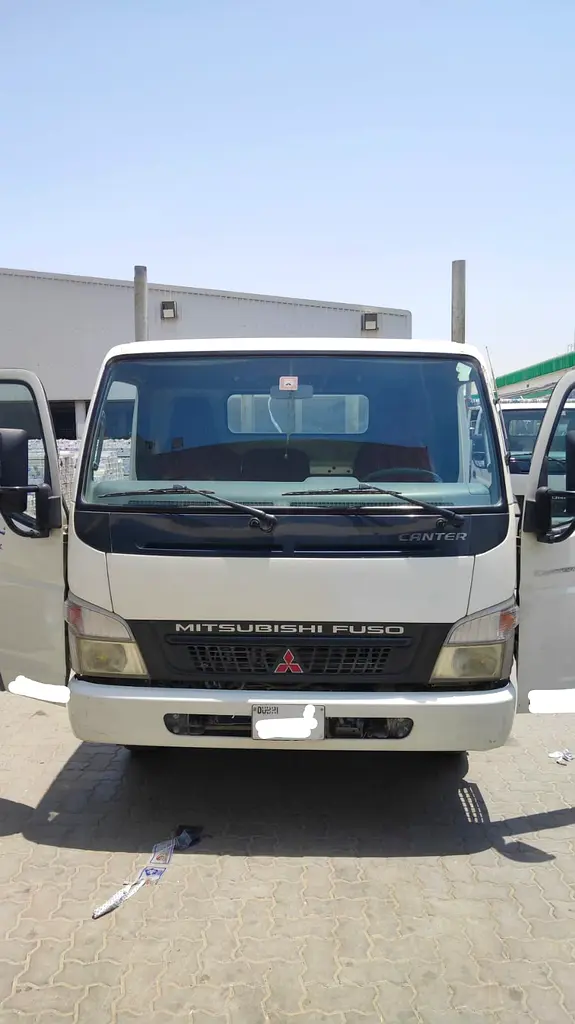 Mitsubishi Canter 2014 — photo 1 of 7
