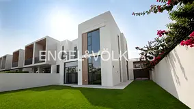 Corner Unit | Vacant | Big garden