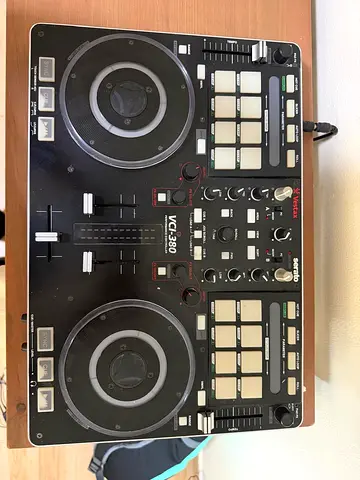 Vestax VCI-380 DJ Controller with cables