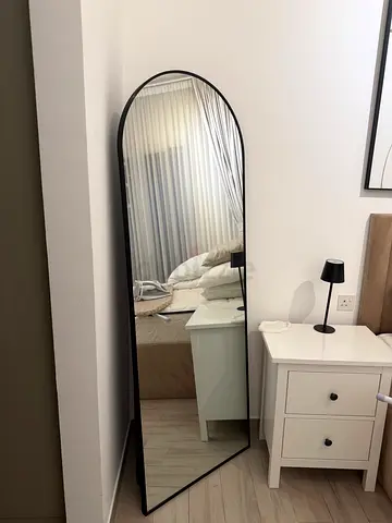 X2 Standing round mirror