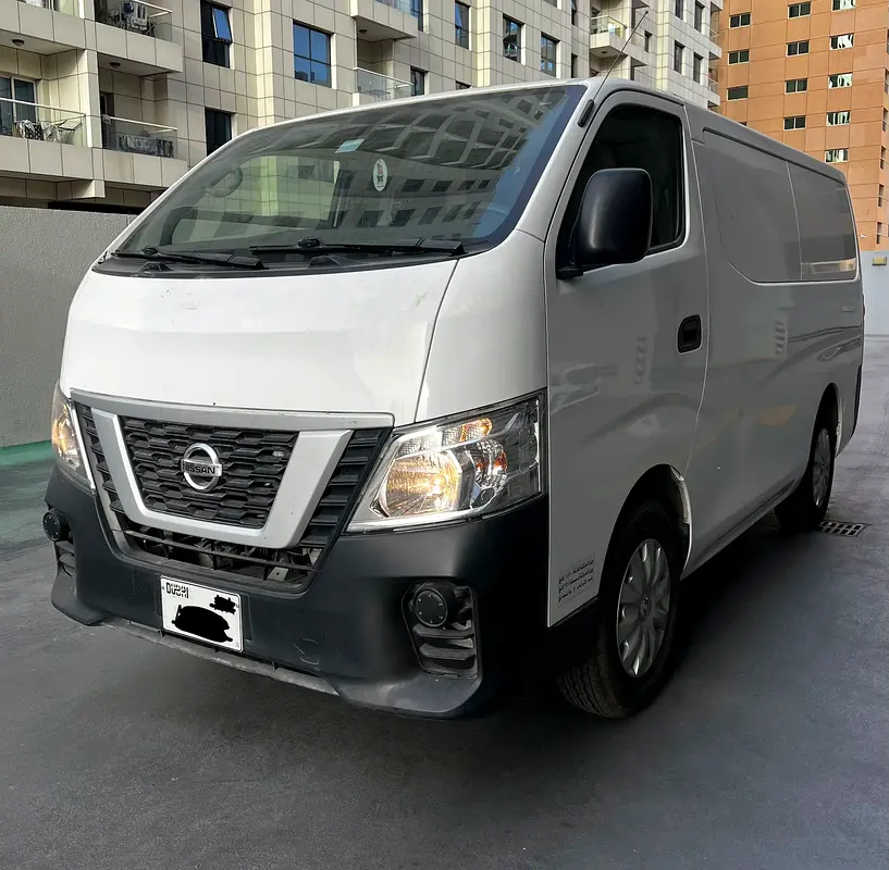 Nissan Urvan 2021 — photo 1 of 8