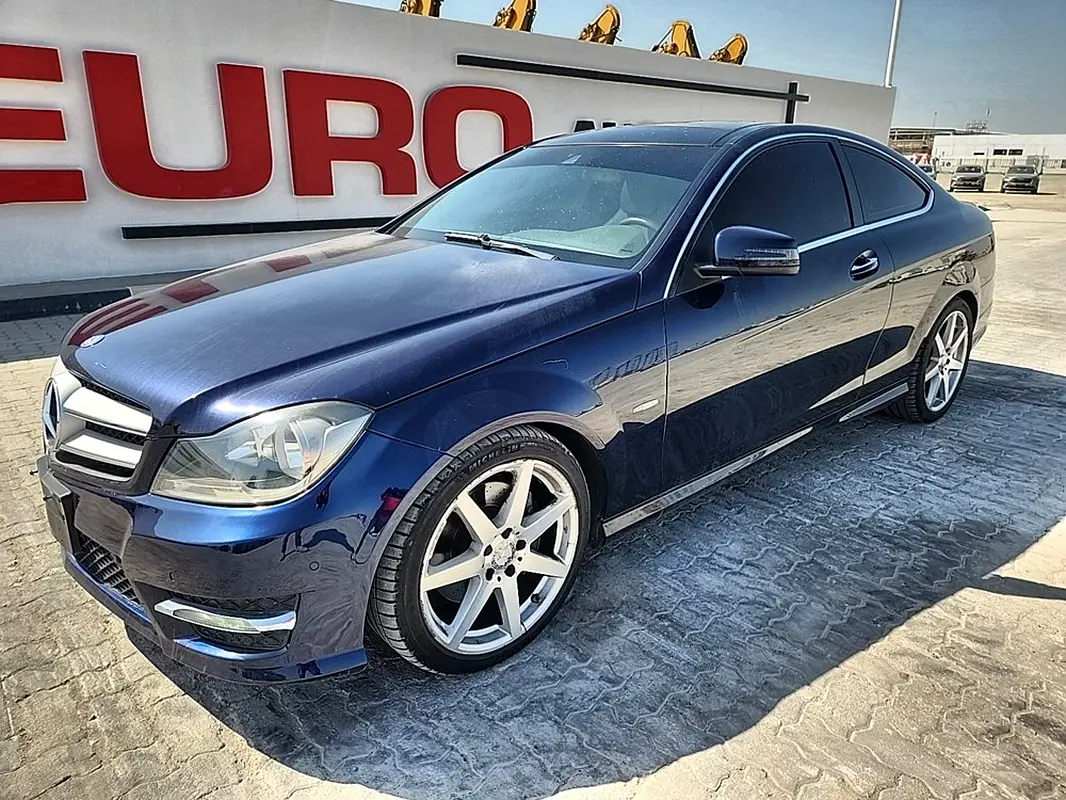 Mercedes-Benz C-Class 2012 — photo 1 of 6