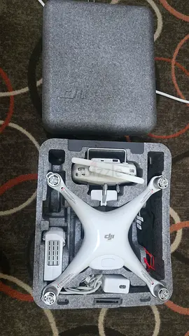 DJI PHANTOM 4