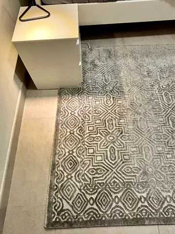 🪨 Rug for Sale – 100 AED | Majan