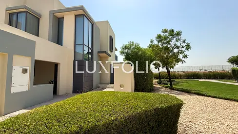 Rare Corner Plot | Single Row | View Now