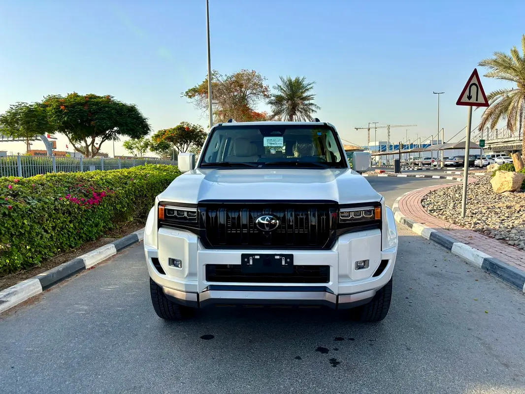 Toyota Prado 2026 — photo 1 of 19