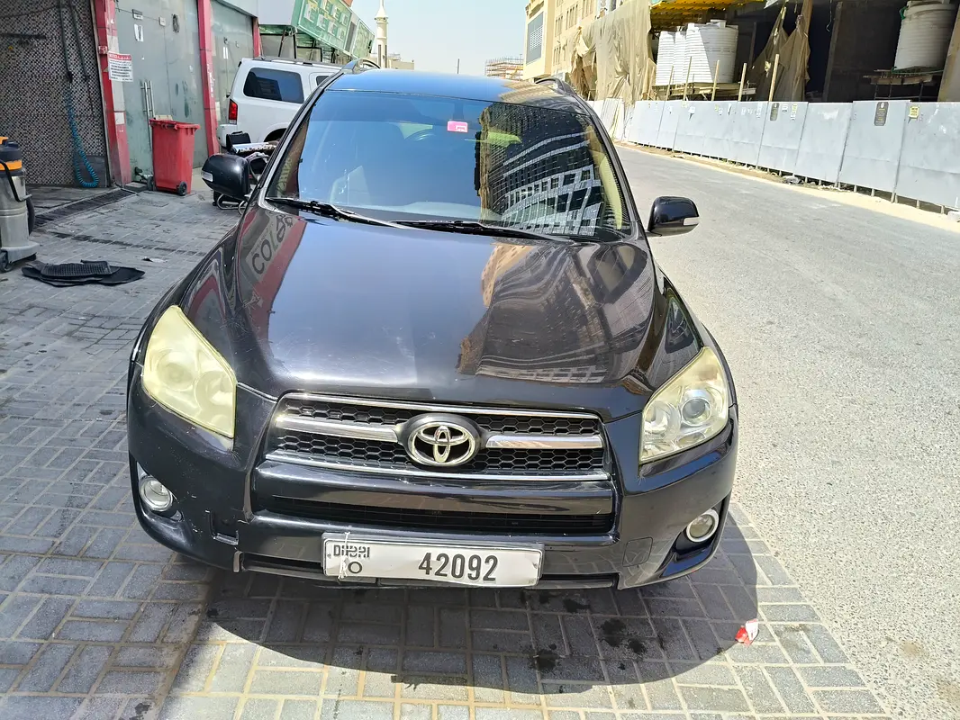 Toyota Rav 4 2010 — photo 1 of 10