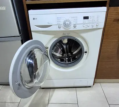 LG 5kg Front Load Washing Machine - Good Working Condition