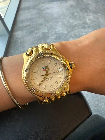 TAG Heuer Professional 200M Date Quartz Gold-Plated 37mm Series