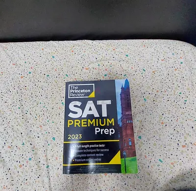 Princeton Review SAT Premium Prep 2023