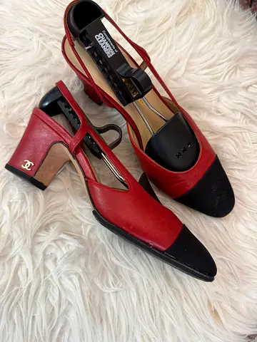 CHANEL RED AND BLACK SLINGBACK SANDALS