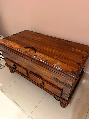 Wood storage chest