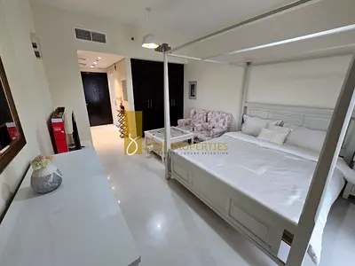 FULLY FURNISHED | BRIGHT STUDIO | READY TO MOVE IN