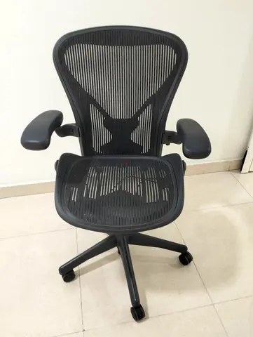 Selling for Herman Miller Areon Ergonomic Mesh Office chair size B size and C available