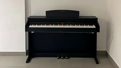 Dyanote piano for sell