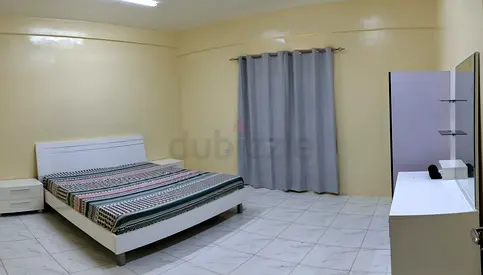 Master bedroom for rent in abushagara 1600 dhs
