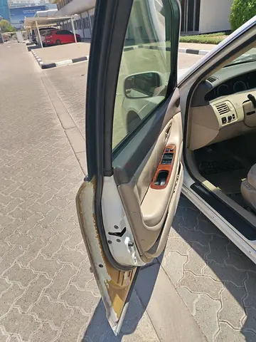Toyota Avalon 2001 model, good condition dhs 8500