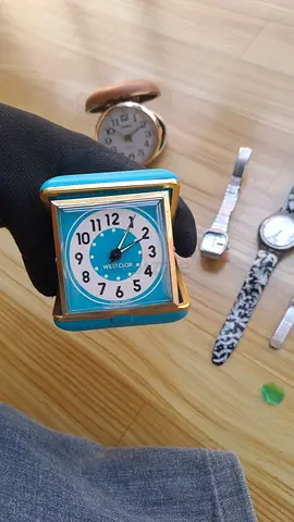 Vintage Westclox Travel Clock - Folding - Blue - Hong Kongclock size folded  7 x 7 x 3cm  Perfect wo