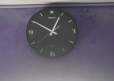 Orient Black Wall Clock — Quartz, Minimal Design