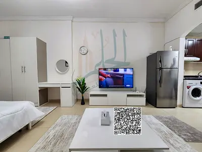 فرصة للايجار الشهري استوديو مفروش بالكامل شامل جميع الفواتير كهرباء وماء وإنترنت باركنج متوفرتصميم عملي ونظيف وجاهز للسكن تكيف مركزي مطبخ منفصل بسعر