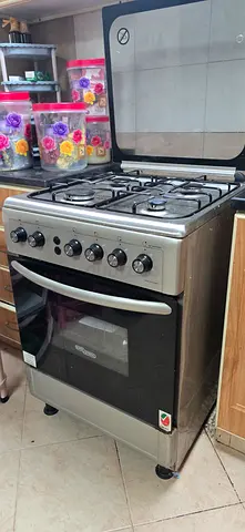 Used Delonghi 4-Burner Gas Stove with Oven - Good Working Condition