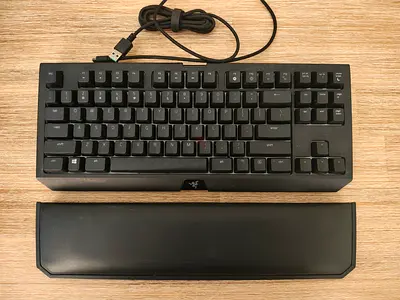 Razer BlackWidow Tournament Edition  Chroma V2 Mechanical Keyboard with Wrist Rest
