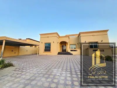 Grand Elegant traditional Single story private villa