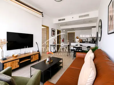 Fully Furnished Renovated Park view