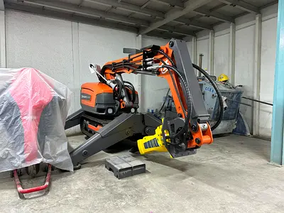 Husqvarna DXR 305 Remote-Controlled Demolition Robot - Good Condition