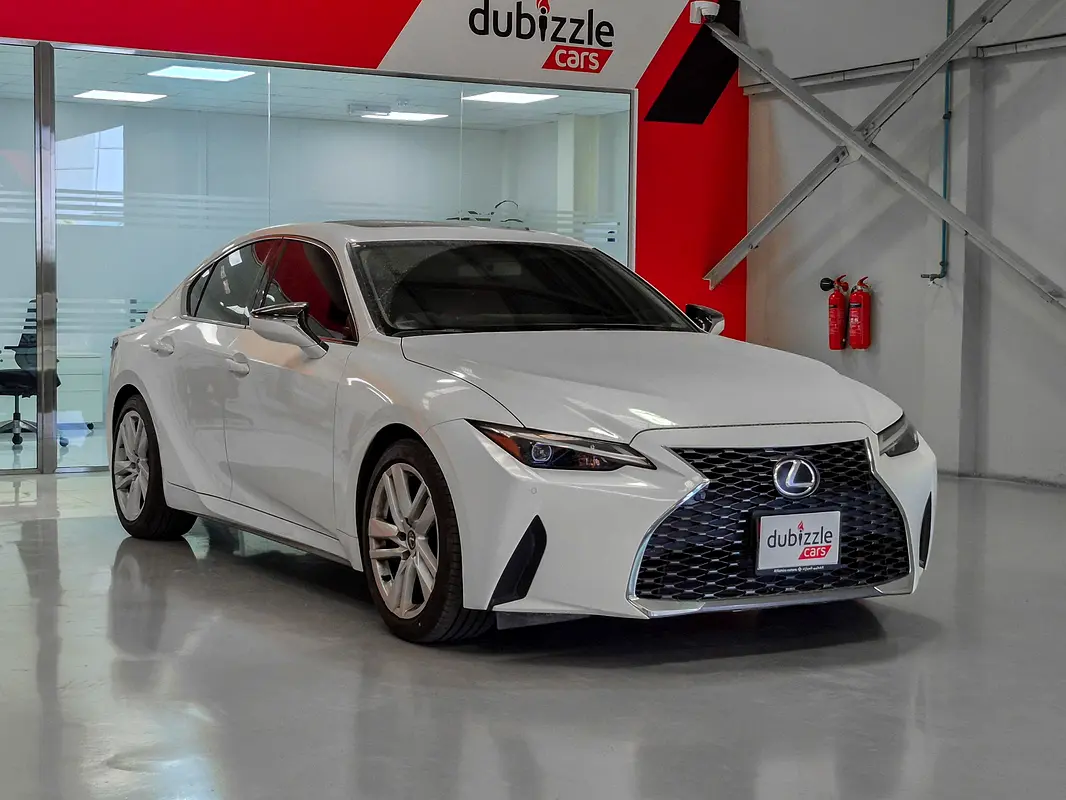 Lexus IS-Series 2023 — photo 1 of 15