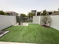 Facing Park | Great location | 3 bed +maid