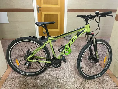 Mountain Green Bike — Light Use, Works Fine Size: 27.5