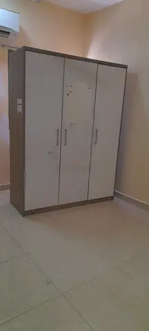 Modern Three Door Wardrobe with Mirror